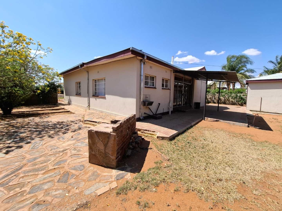 4 Bedroom Property for Sale in Die Rand Northern Cape